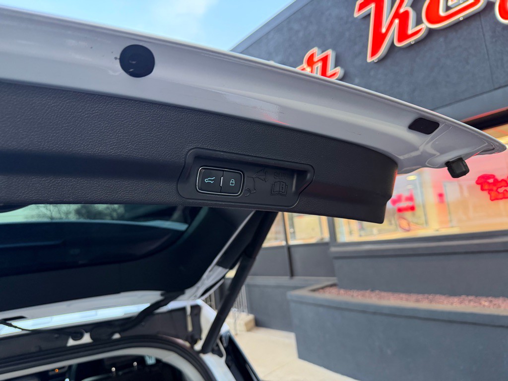 2021 Ford Explorer Image 24