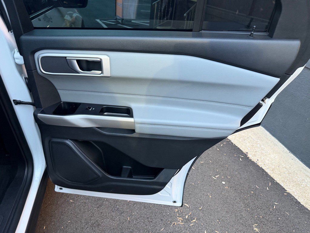 2021 Ford Explorer Image 25