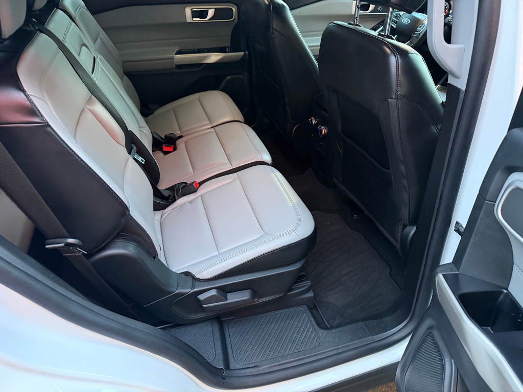 2021 Ford Explorer Image 26