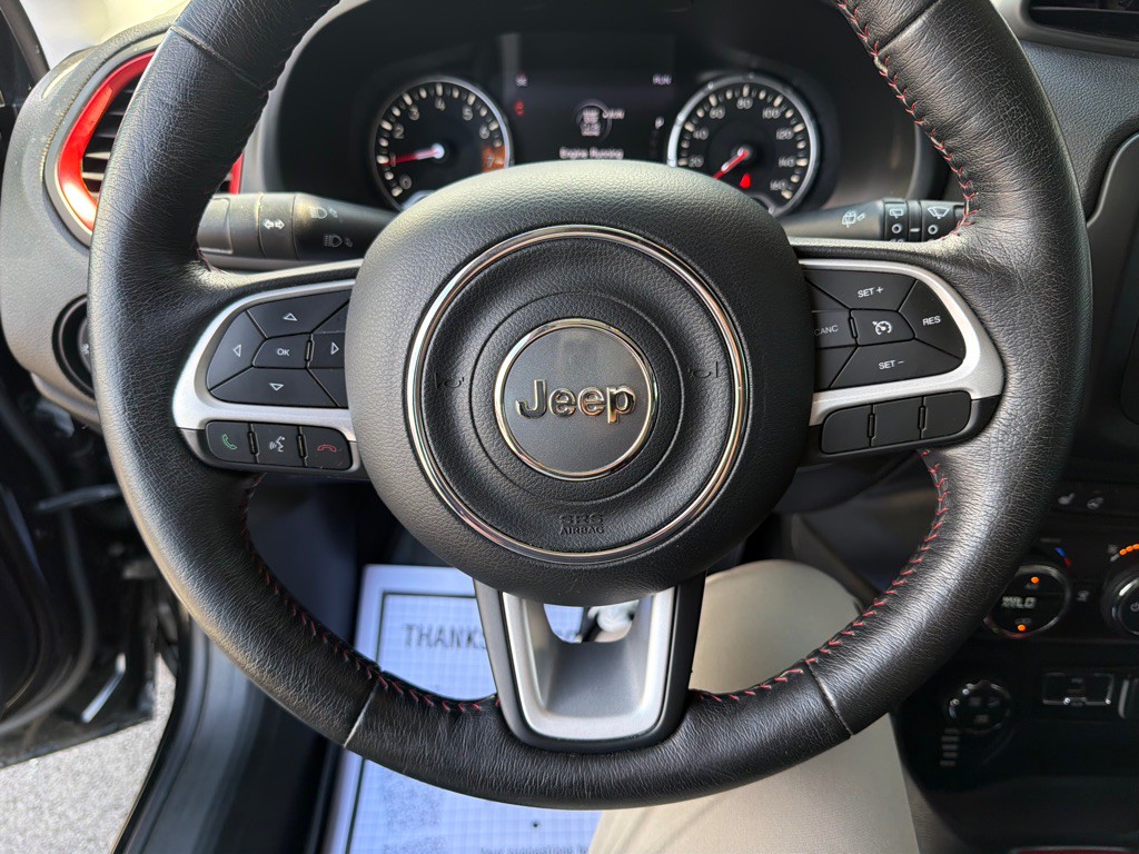 2015 Jeep Renegade Image 16