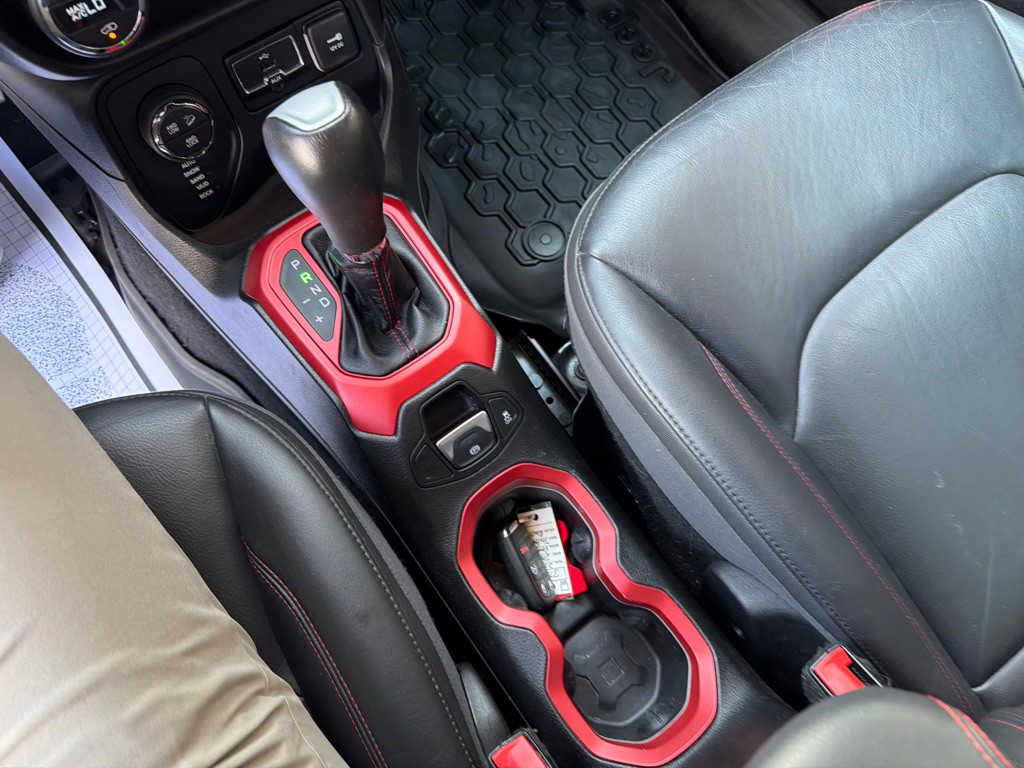 2015 Jeep Renegade Image 19