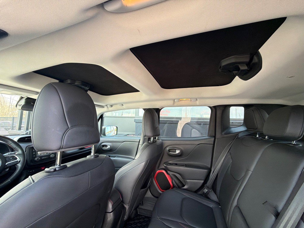 2015 Jeep Renegade Image 22