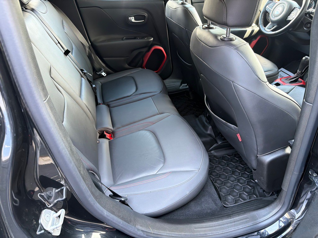 2015 Jeep Renegade Image 25