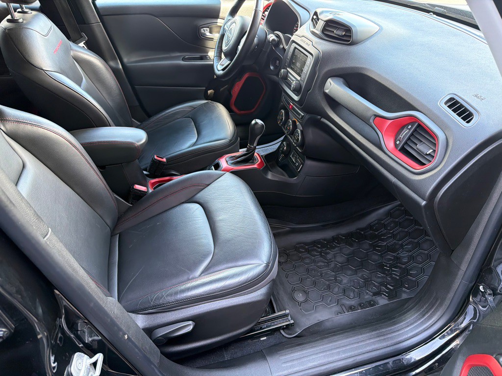 2015 Jeep Renegade Image 27