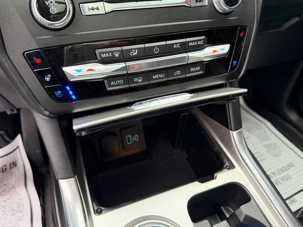 2020 Ford Explorer Image 19