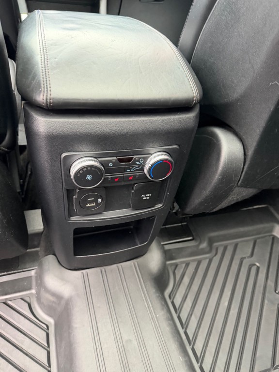 2020 Ford Explorer Image 23