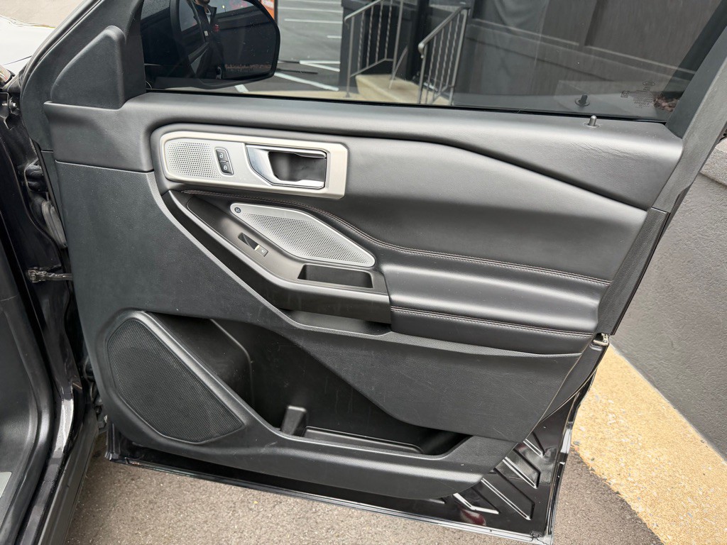 2020 Ford Explorer Image 30