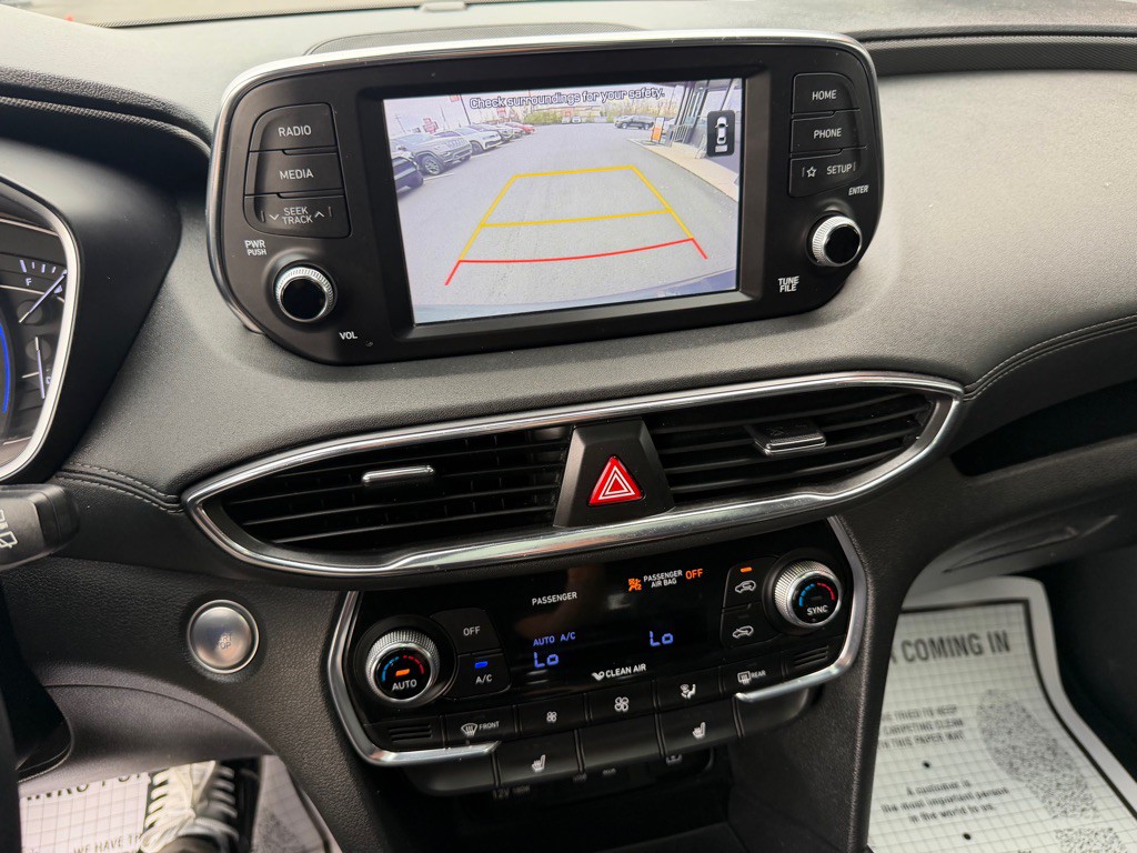 2019 Hyundai Santa Fe Image 17