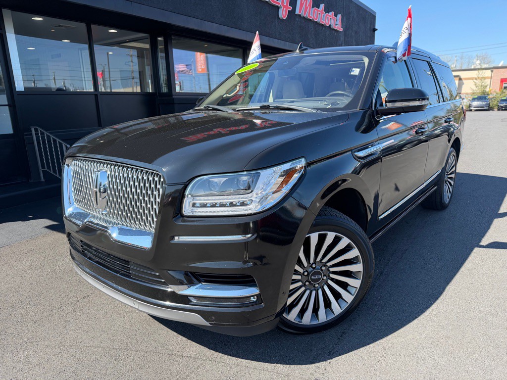 2020 Lincoln Navigator Image 2