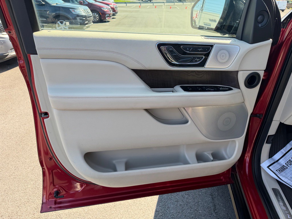 2020 Lincoln Navigator Image 11