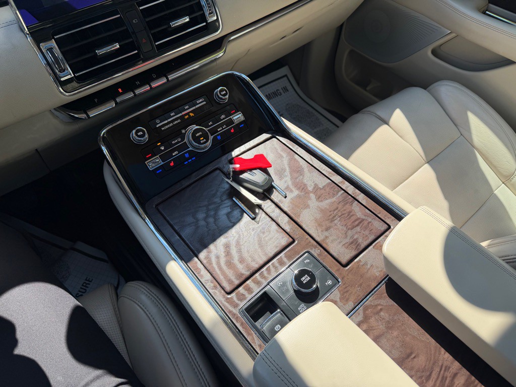 2020 Lincoln Navigator Image 17