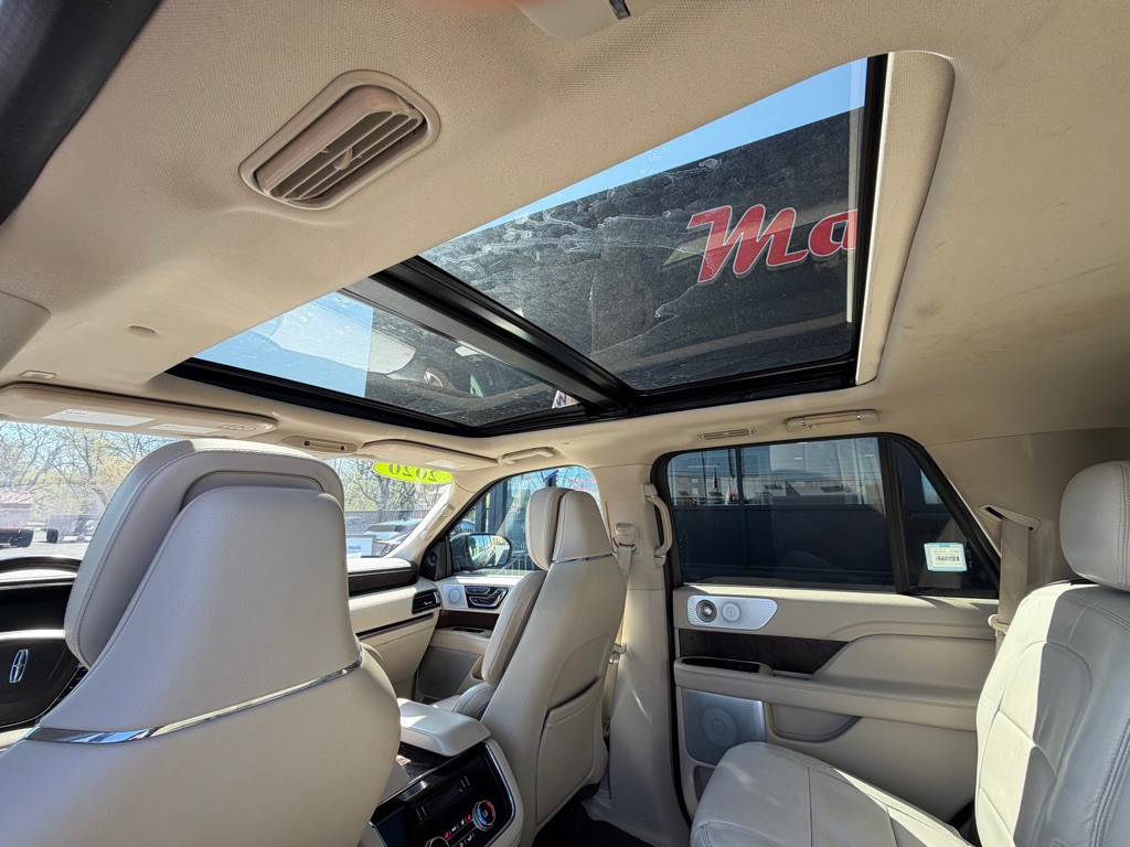 2020 Lincoln Navigator Image 22
