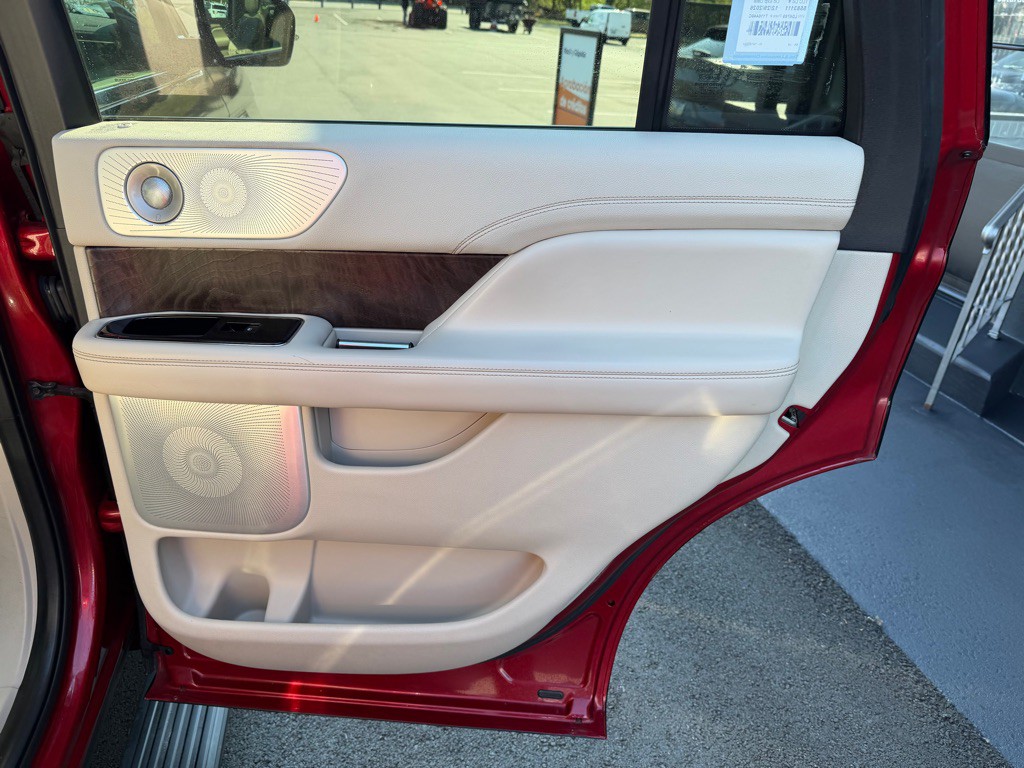 2020 Lincoln Navigator Image 26