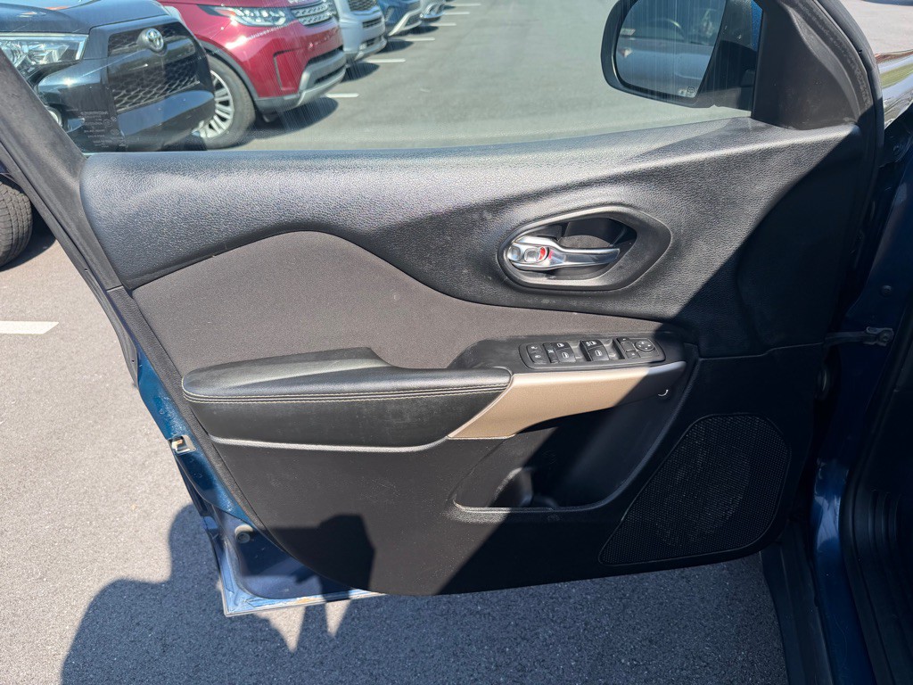 2018 Jeep Cherokee Image 11