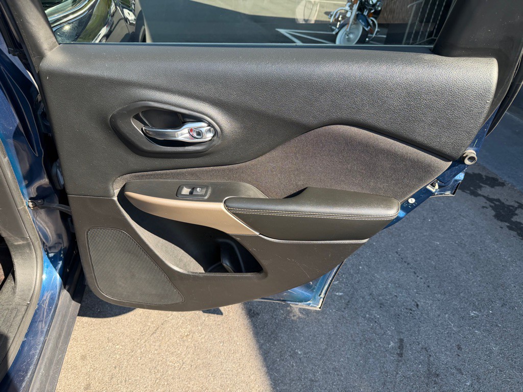 2018 Jeep Cherokee Image 22