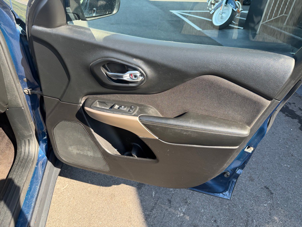 2018 Jeep Cherokee Image 24