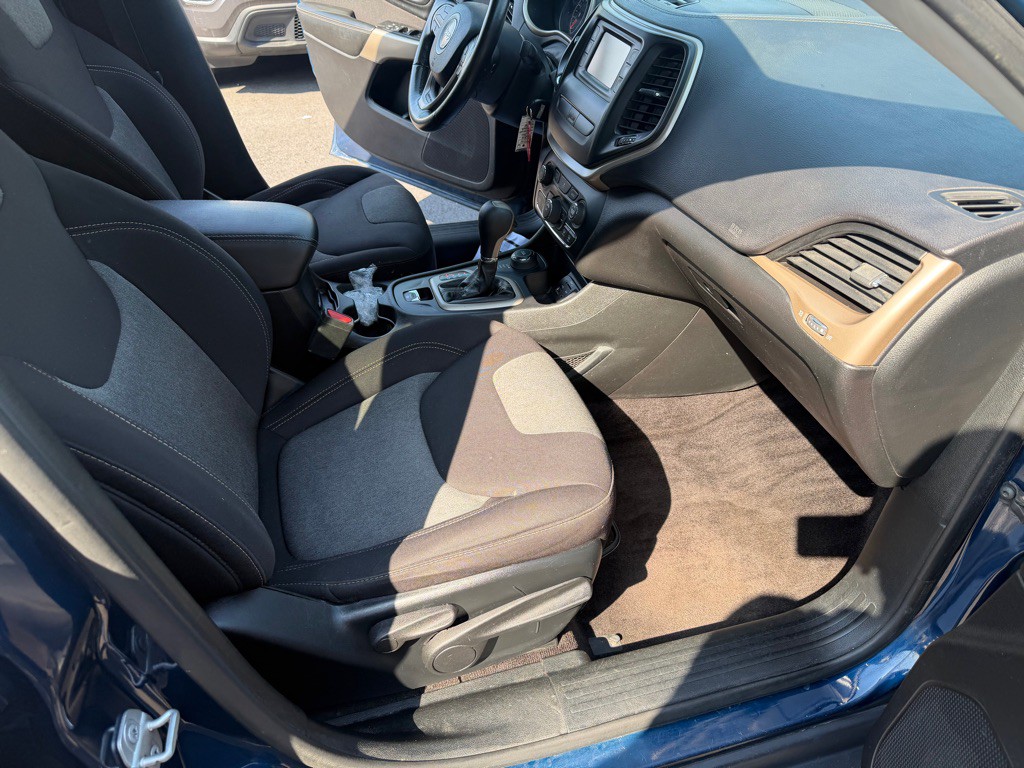 2018 Jeep Cherokee Image 25