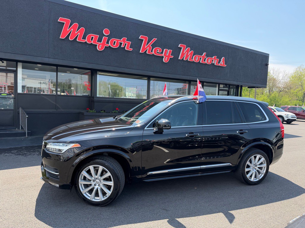 2017 Volvo XC90 Image 2