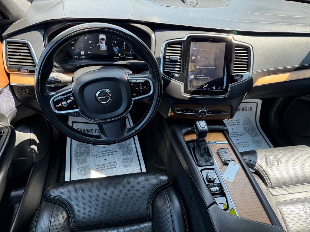 2017 Volvo XC90 Image 10