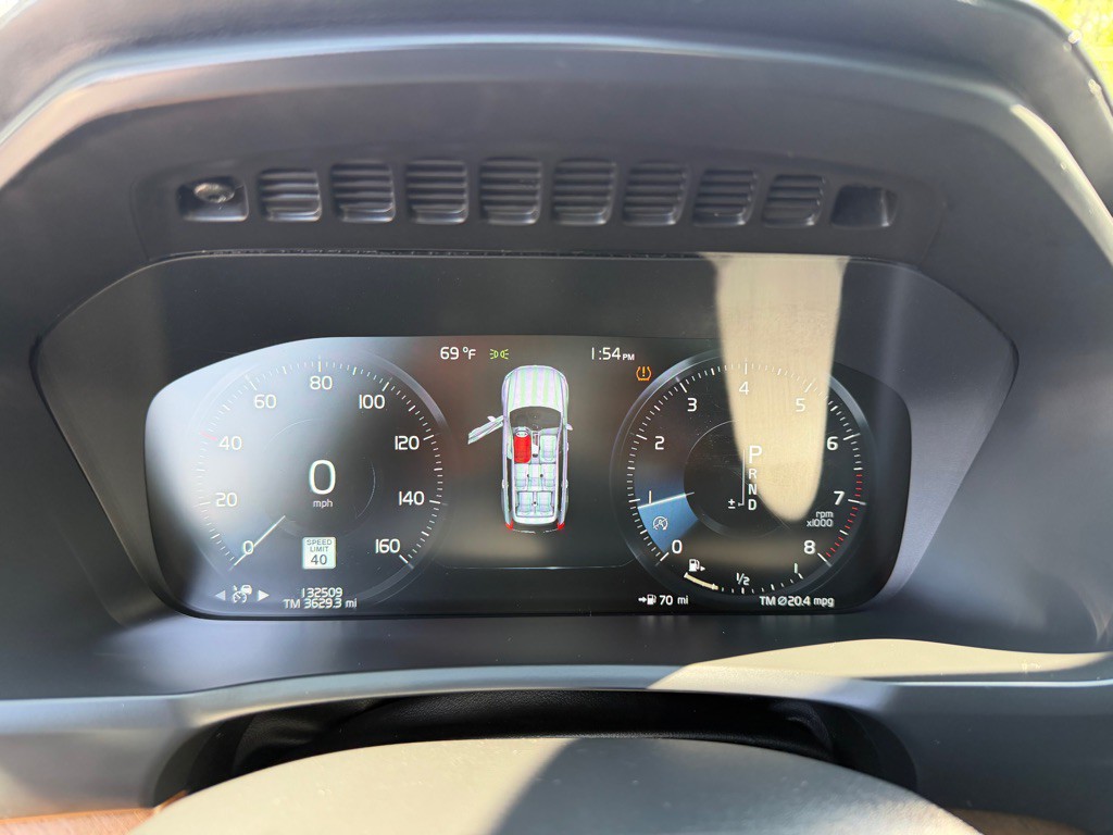 2017 Volvo XC90 Image 14