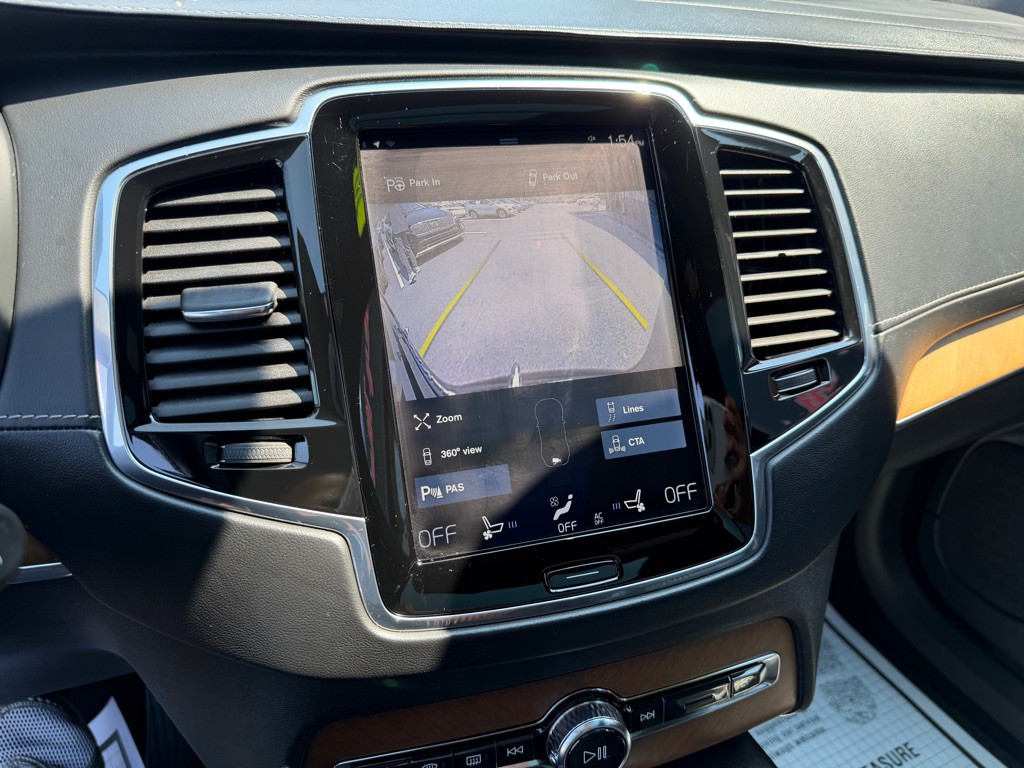 2017 Volvo XC90 Image 16