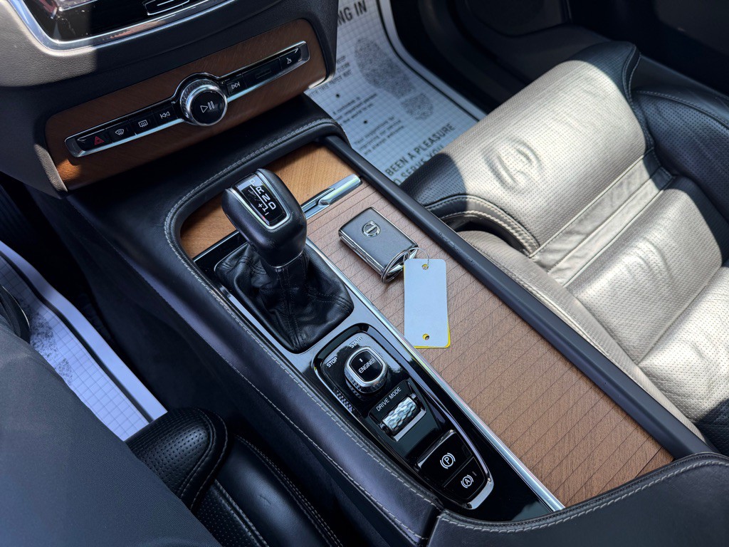 2017 Volvo XC90 Image 17