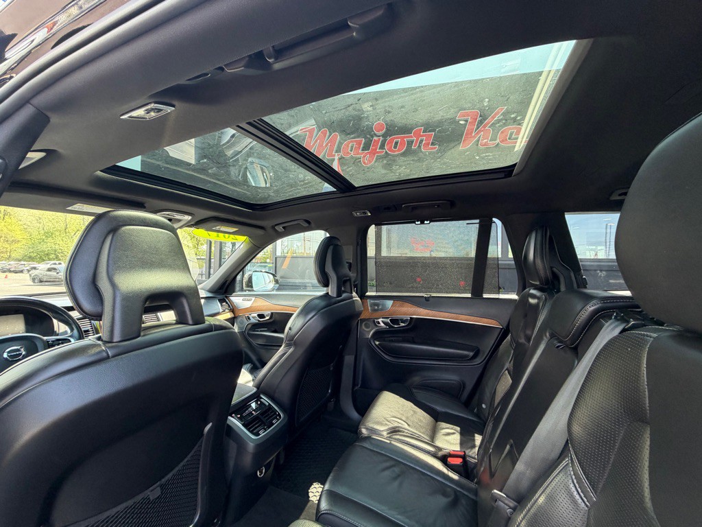 2017 Volvo XC90 Image 21