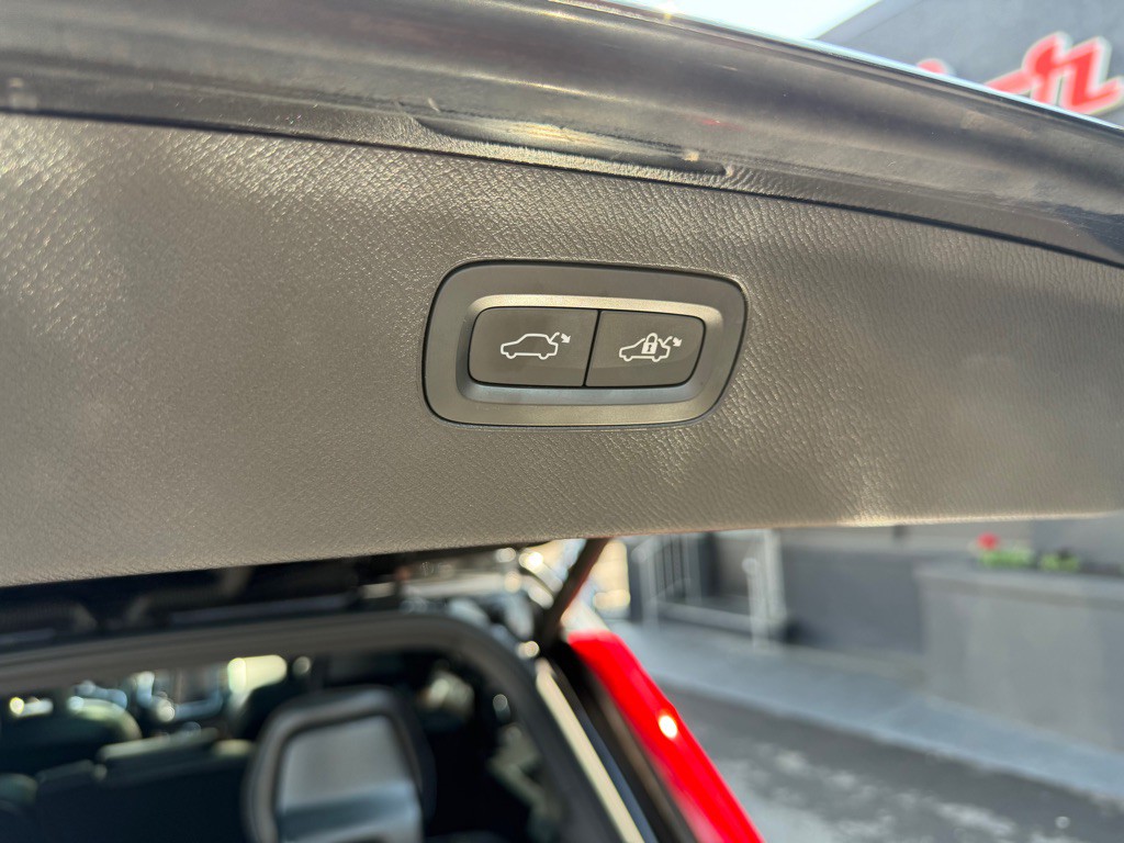 2017 Volvo XC90 Image 25