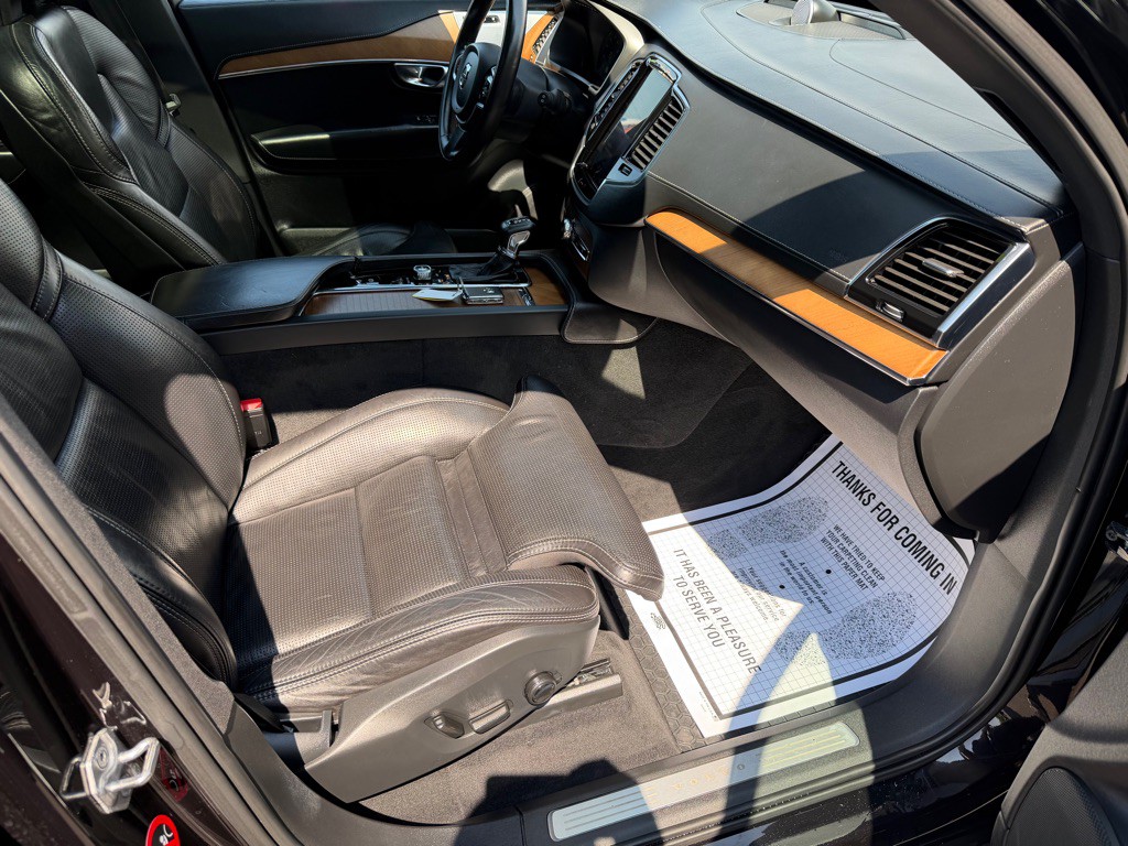 2017 Volvo XC90 Image 30