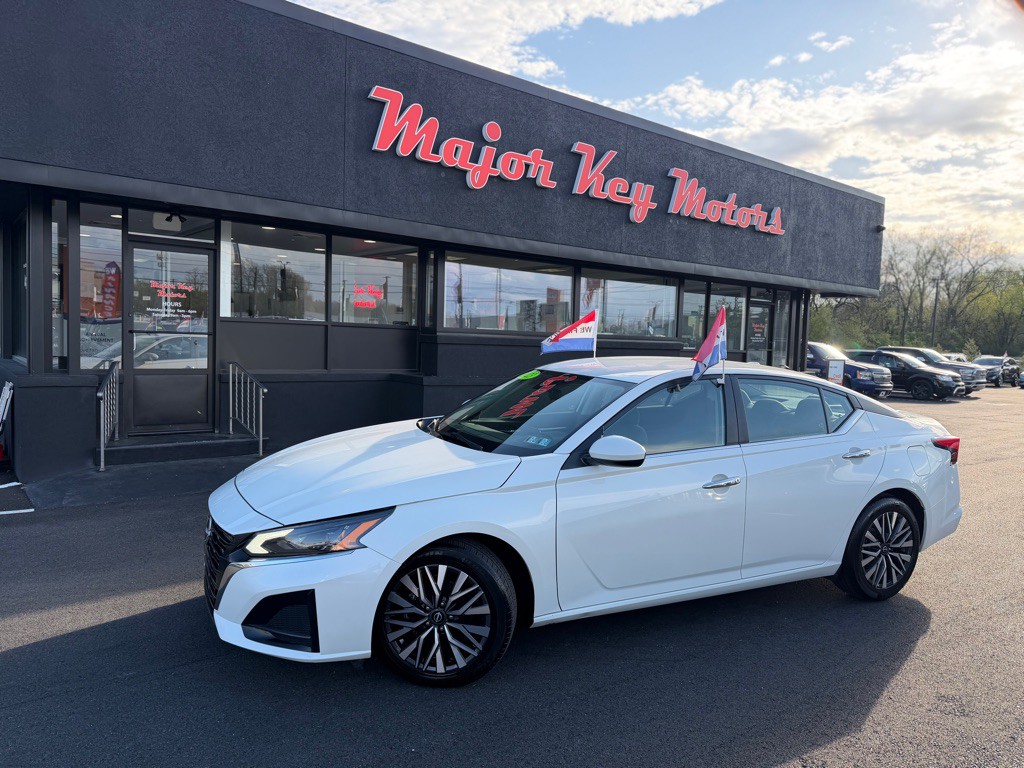 2023 Nissan Altima Image 3