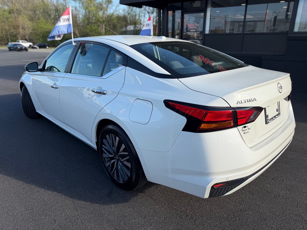 2023 Nissan Altima Image 4