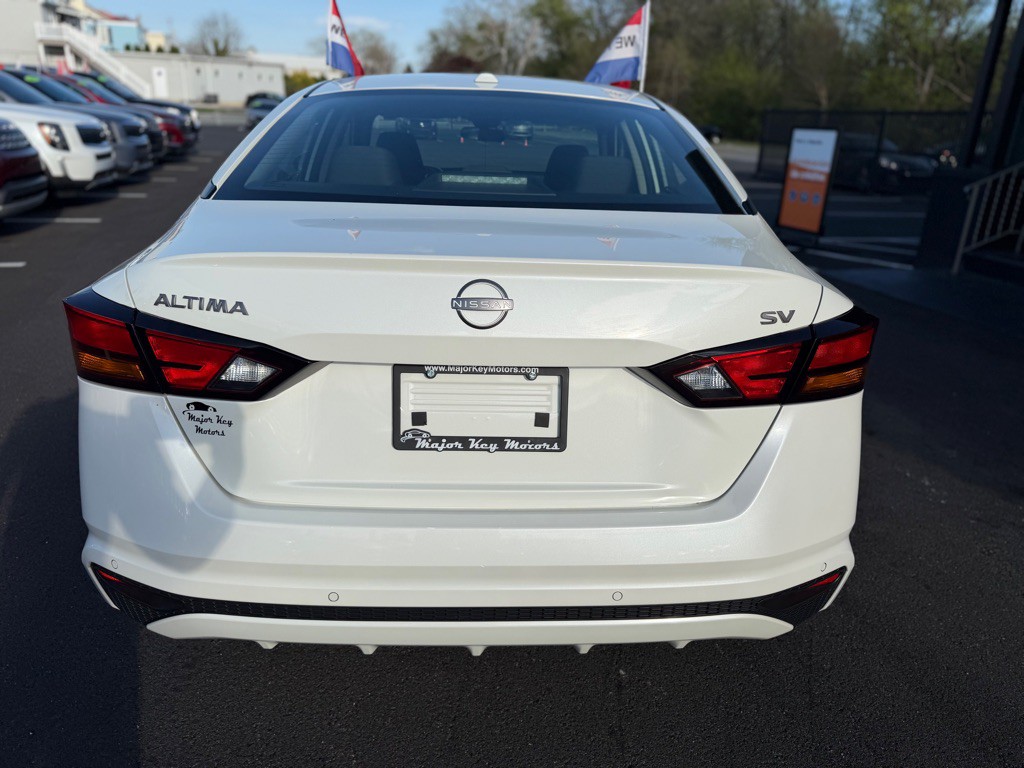 2023 Nissan Altima Image 5