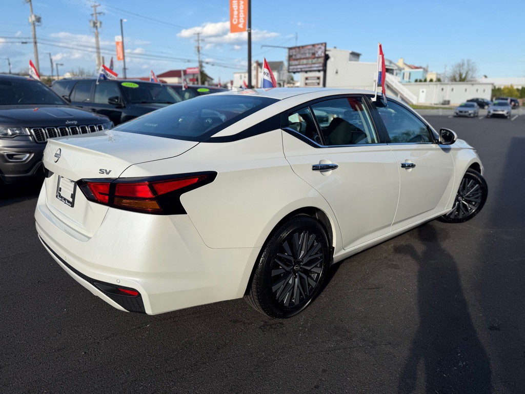 2023 Nissan Altima Image 6