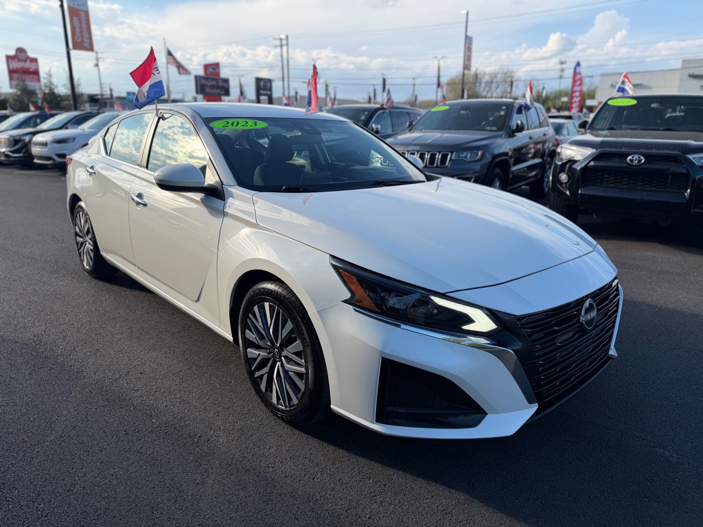 2023 Nissan Altima Image 8