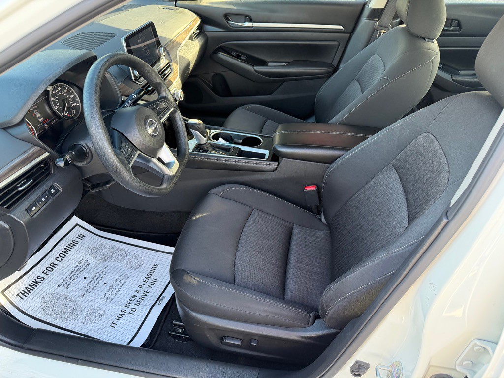 2023 Nissan Altima Image 12