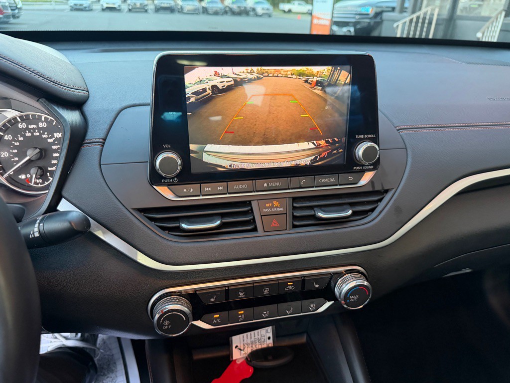 2019 Nissan Altima Image 17