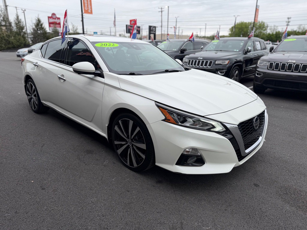 2020 Nissan Altima Image 8