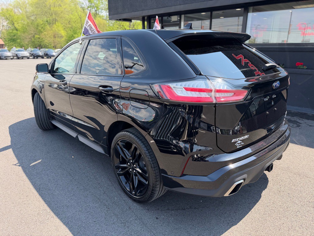 2019 Ford Edge Image 4