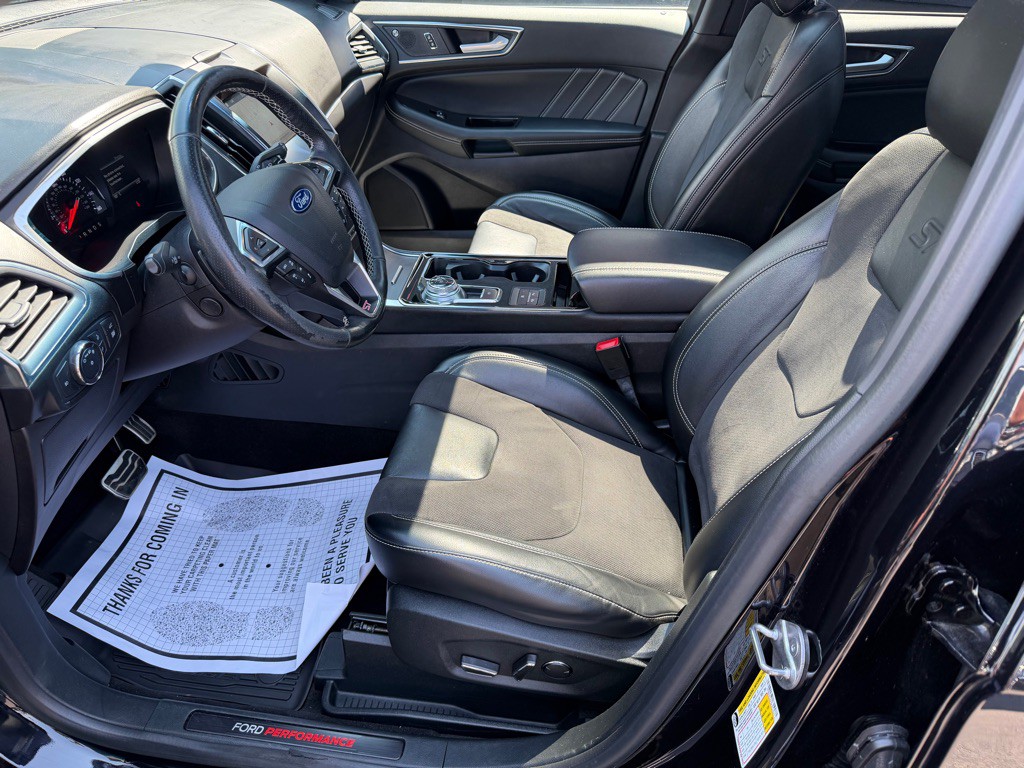 2019 Ford Edge Image 13