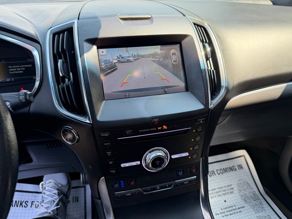 2019 Ford Edge Image 17