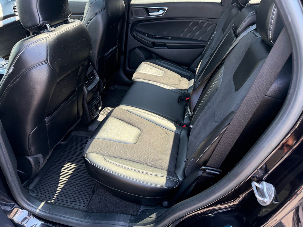 2019 Ford Edge Image 20