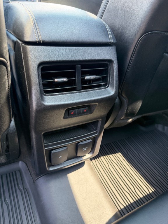 2019 Ford Edge Image 21