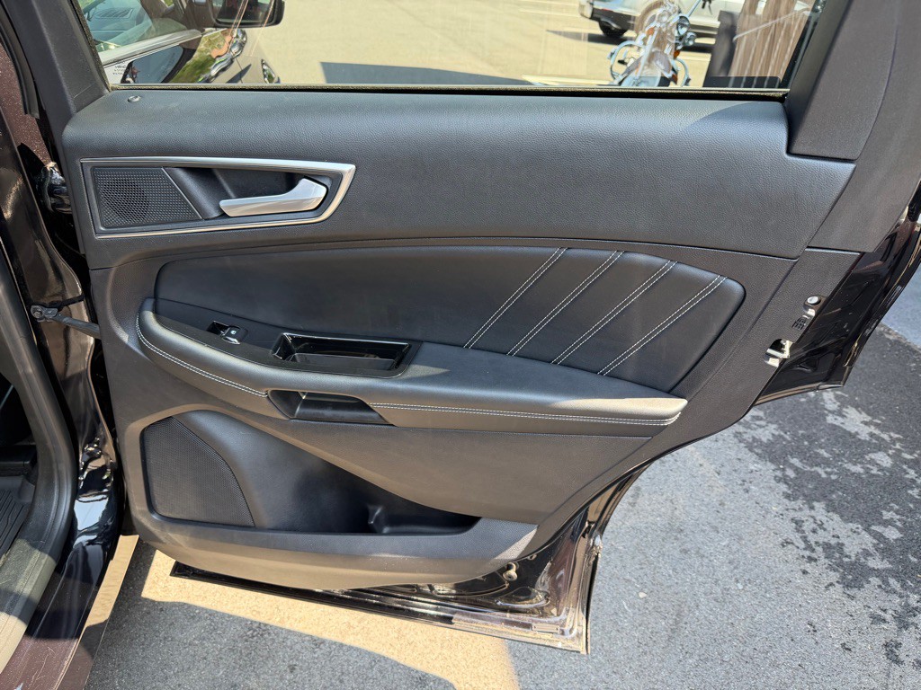 2019 Ford Edge Image 25
