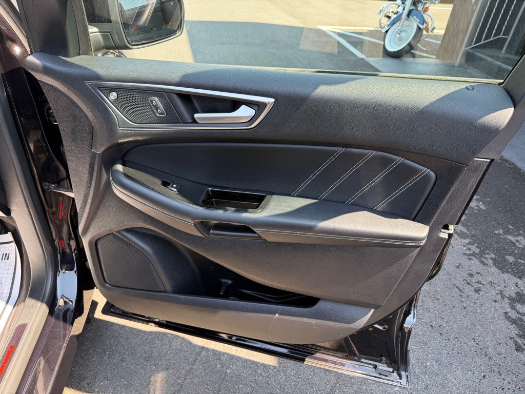 2019 Ford Edge Image 27