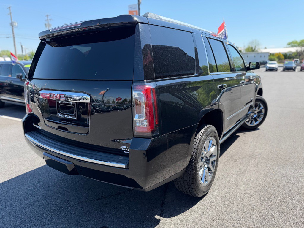 2017 GMC Yukon Image 6
