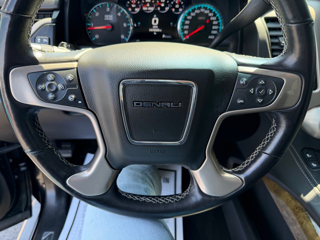 2017 GMC Yukon Image 17