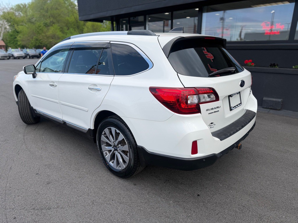 2017 Subaru Outback Image 4