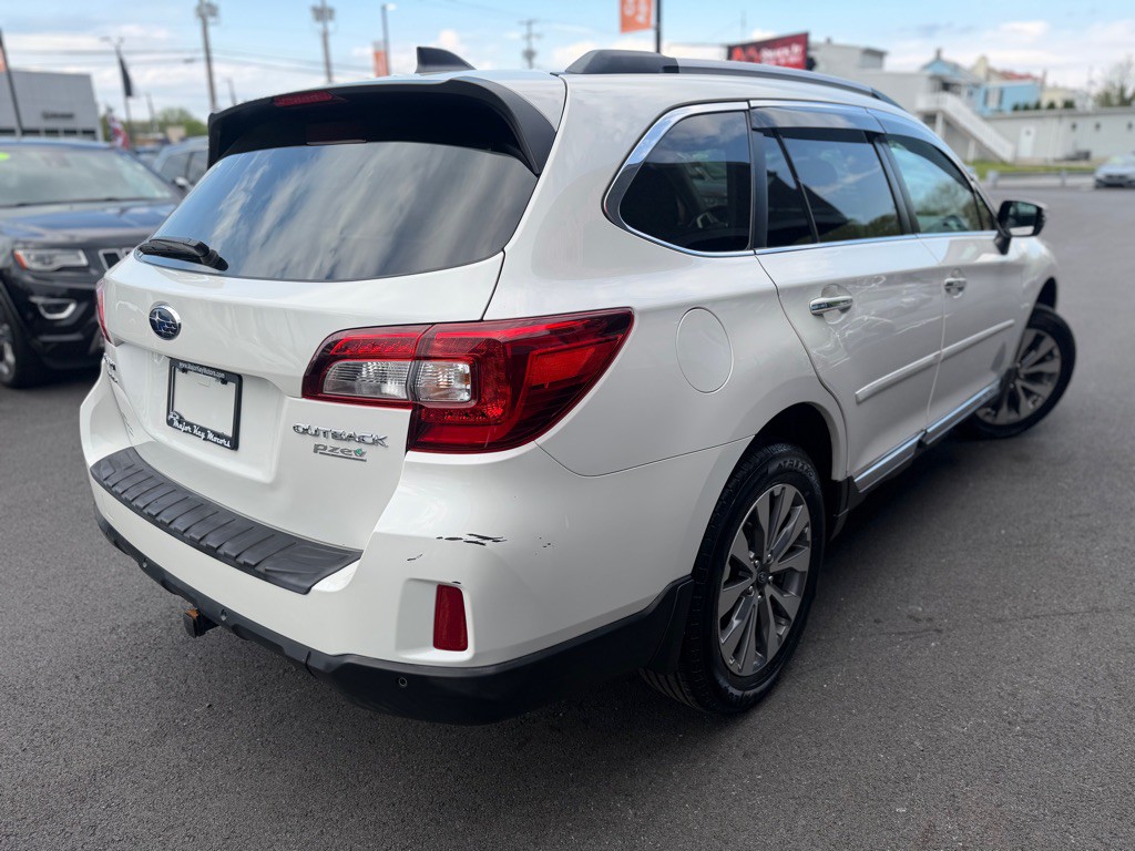 2017 Subaru Outback Image 6