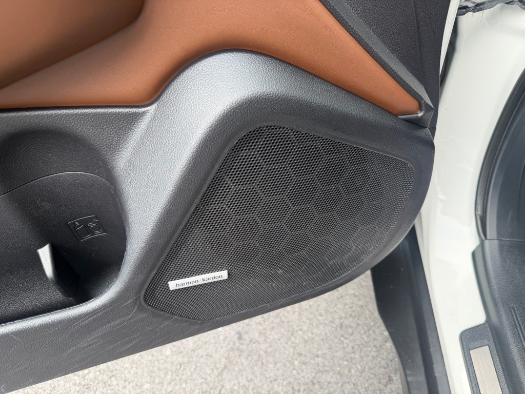 2017 Subaru Outback Image 12