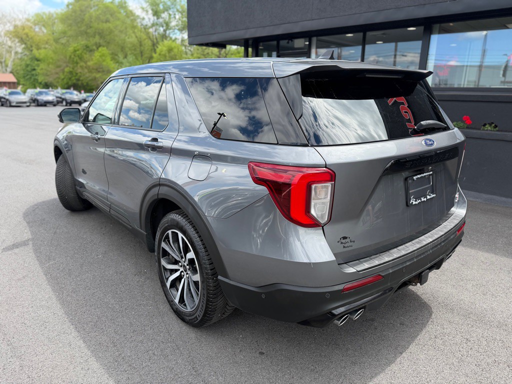 2021 Ford Explorer Image 4
